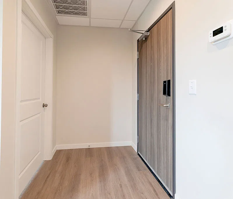 2 bed, 755 sqft, $1,800 — Photo 2