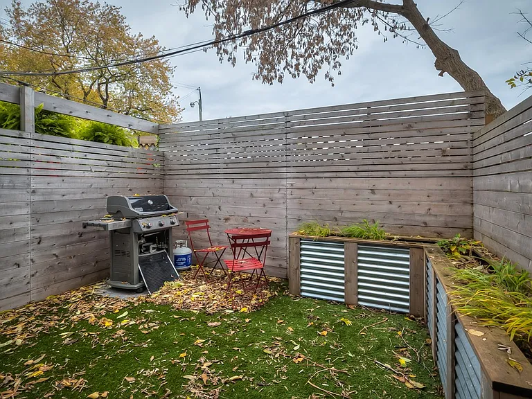 133 Munro St — Photo 9
