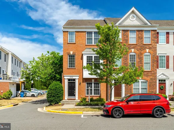 25368 Shipley Ter, Chantilly, VA 20152