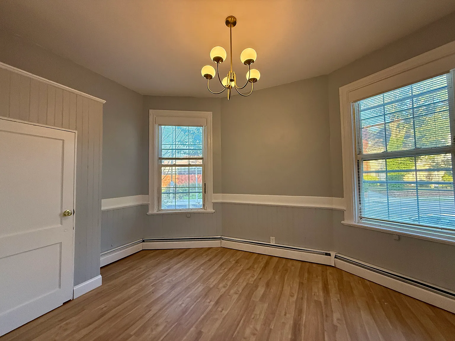 2 bed, 700 sqft, $2,300 — Photo 4