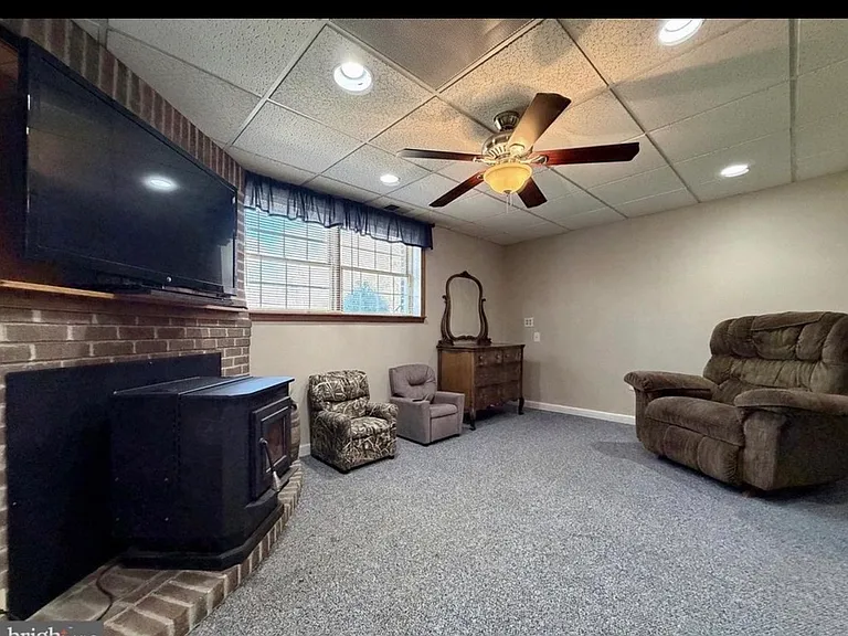 9486 Canary Dr — Photo 3