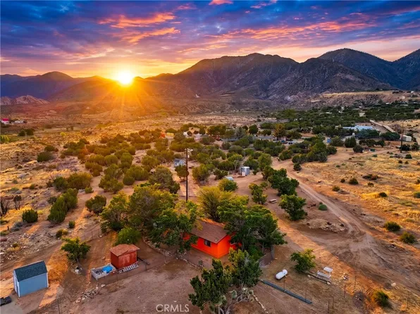 29310 Devils Punch Bowl Rd, Pearblossom, CA 93553