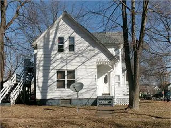 2004 W 2nd St, Davenport, IA 52802