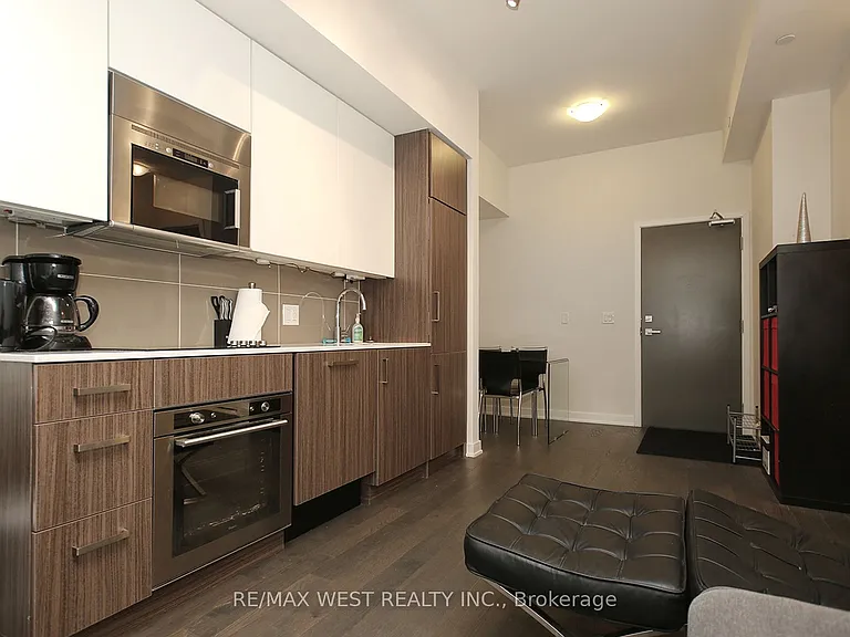17 Dundonald St #309 — Photo 7