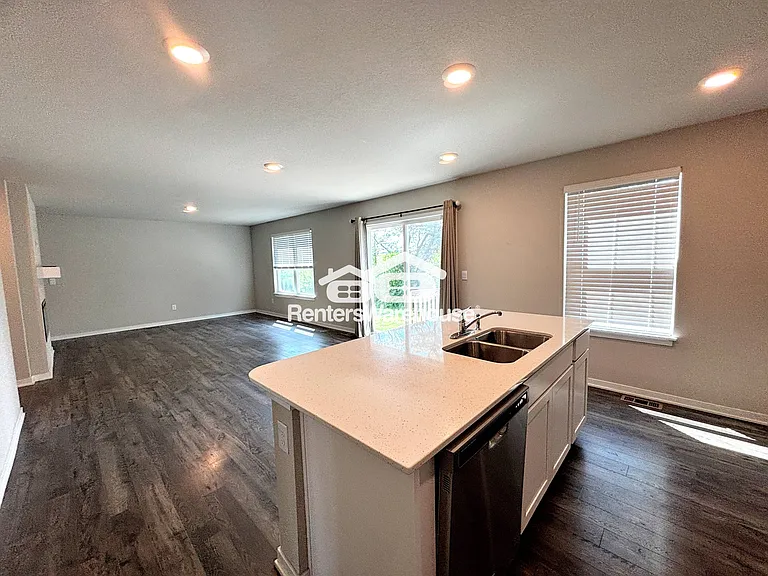 150 Dakota Cir — Photo 13