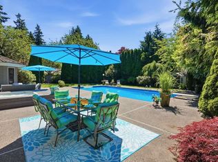 13446 19th Ave, Surrey, BC V4A9C7