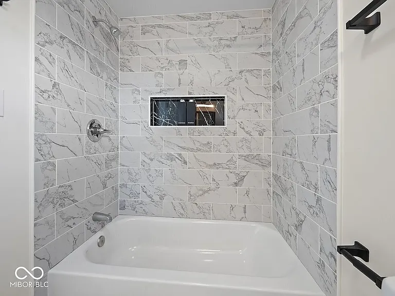 66 E Caven St #66 — Photo 10