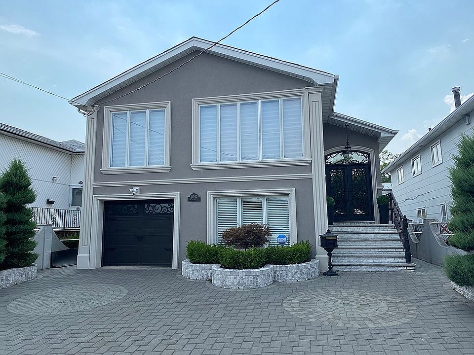 1st image of 16032 92nd St
