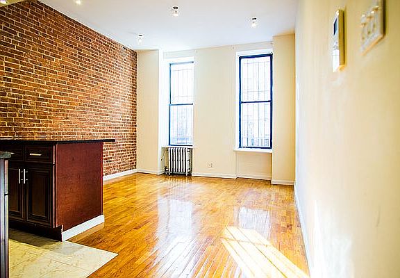3rd image of 349 W 46th St APT 1S