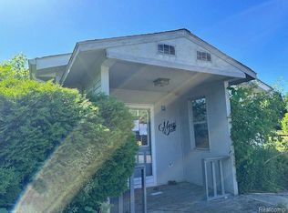 8680 Brookville Rd, Plymouth, MI 48170