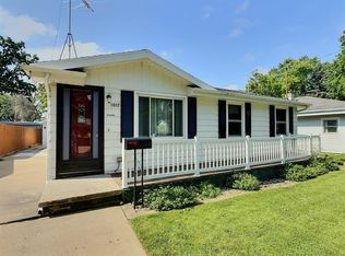 1017 Pierce Ave, Oshkosh, WI 54902