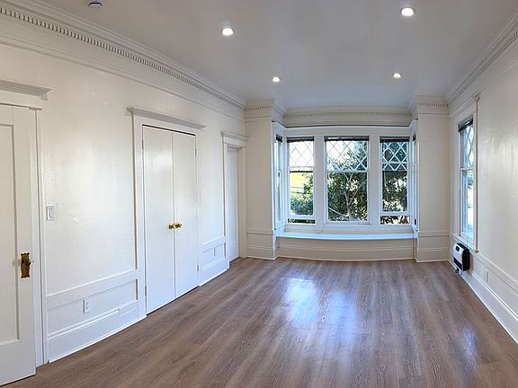 4th image of 673 Oak St #1