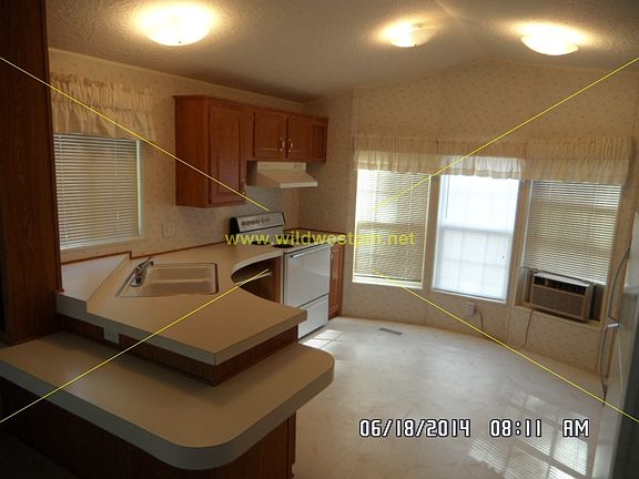 5th image of 650 NW Harwood Ave Unit 11