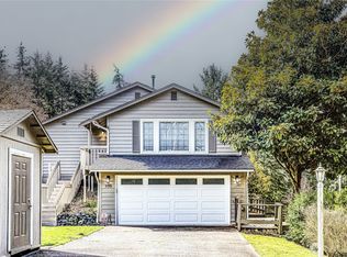 933 Holly Dr, Fircrest, WA 98466