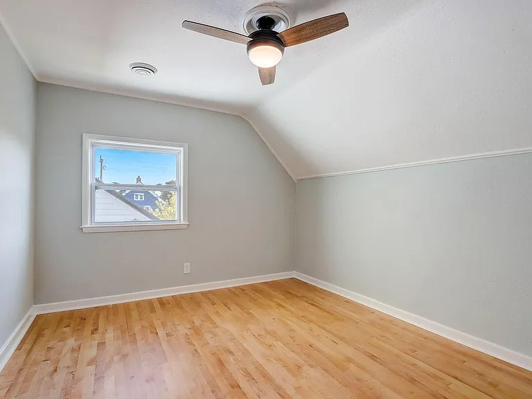 3330 N Fratney St — Photo 16