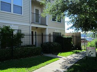 2915 Clay St, Houston, TX 77003