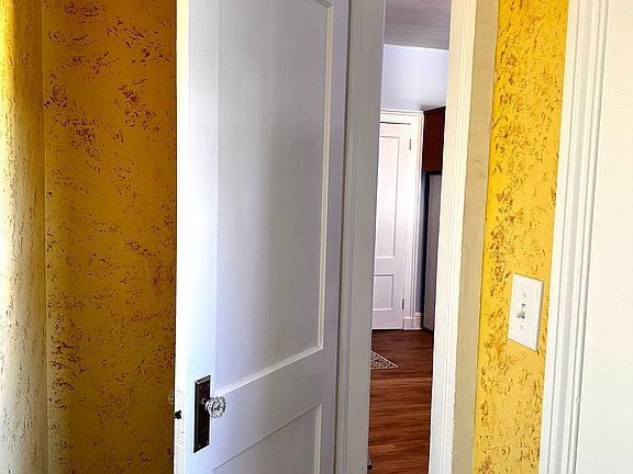 3rd image of 530 Berlin St