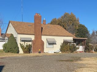 401 1/2 E 5th St, Grandview, WA 98930