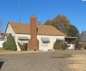 401 1/2 E 5th St, Grandview, WA, 98930