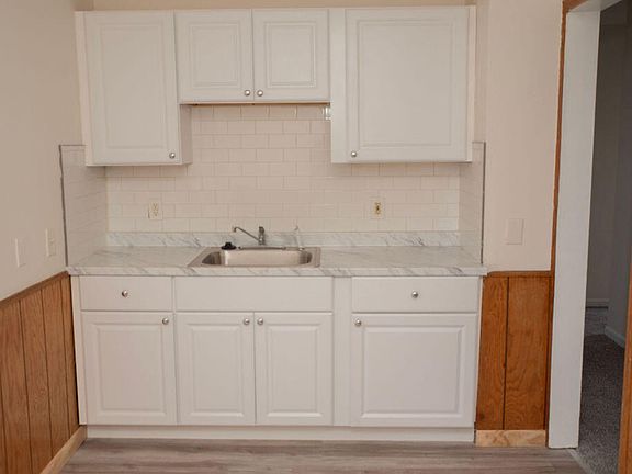 2nd image of 25468 Hopkins St