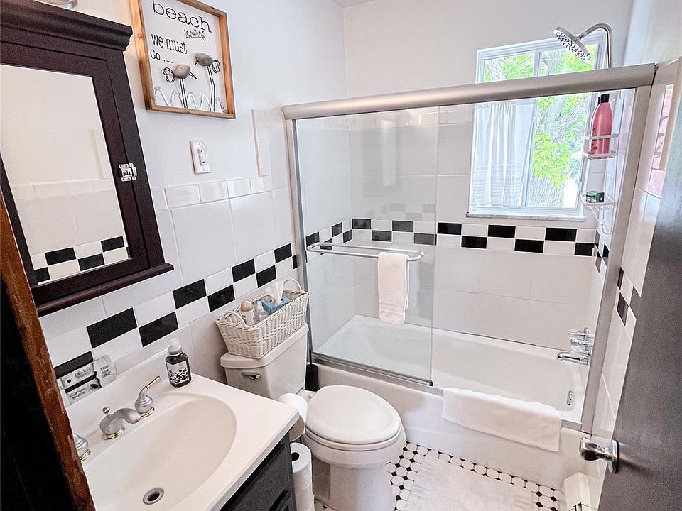 599 Westpointe Ct, photo 21