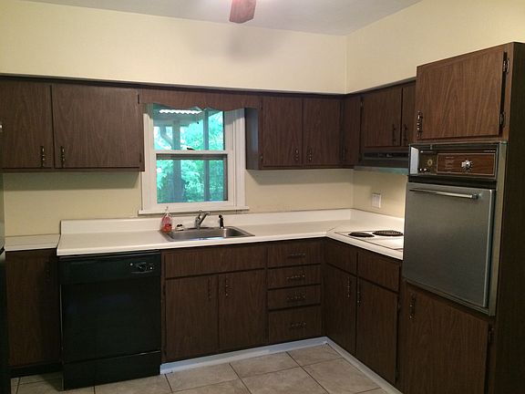 3rd image of 537 La Motte Ln