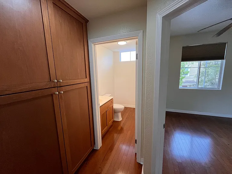 4667 Central Plz — Photo 23