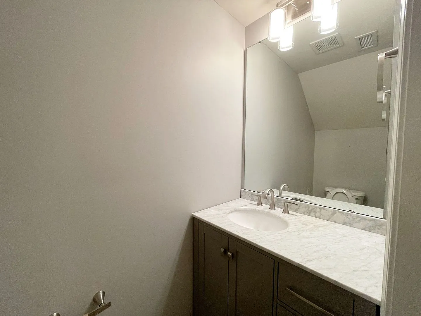 South Park Townhome for Immediate Move-in — Photo 4