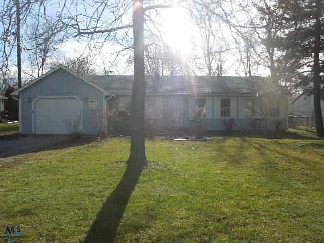 1st image of 1765 Lakesview Dr