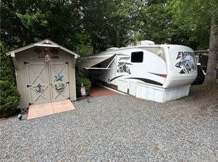 114 Oak St, New London, NC 28127