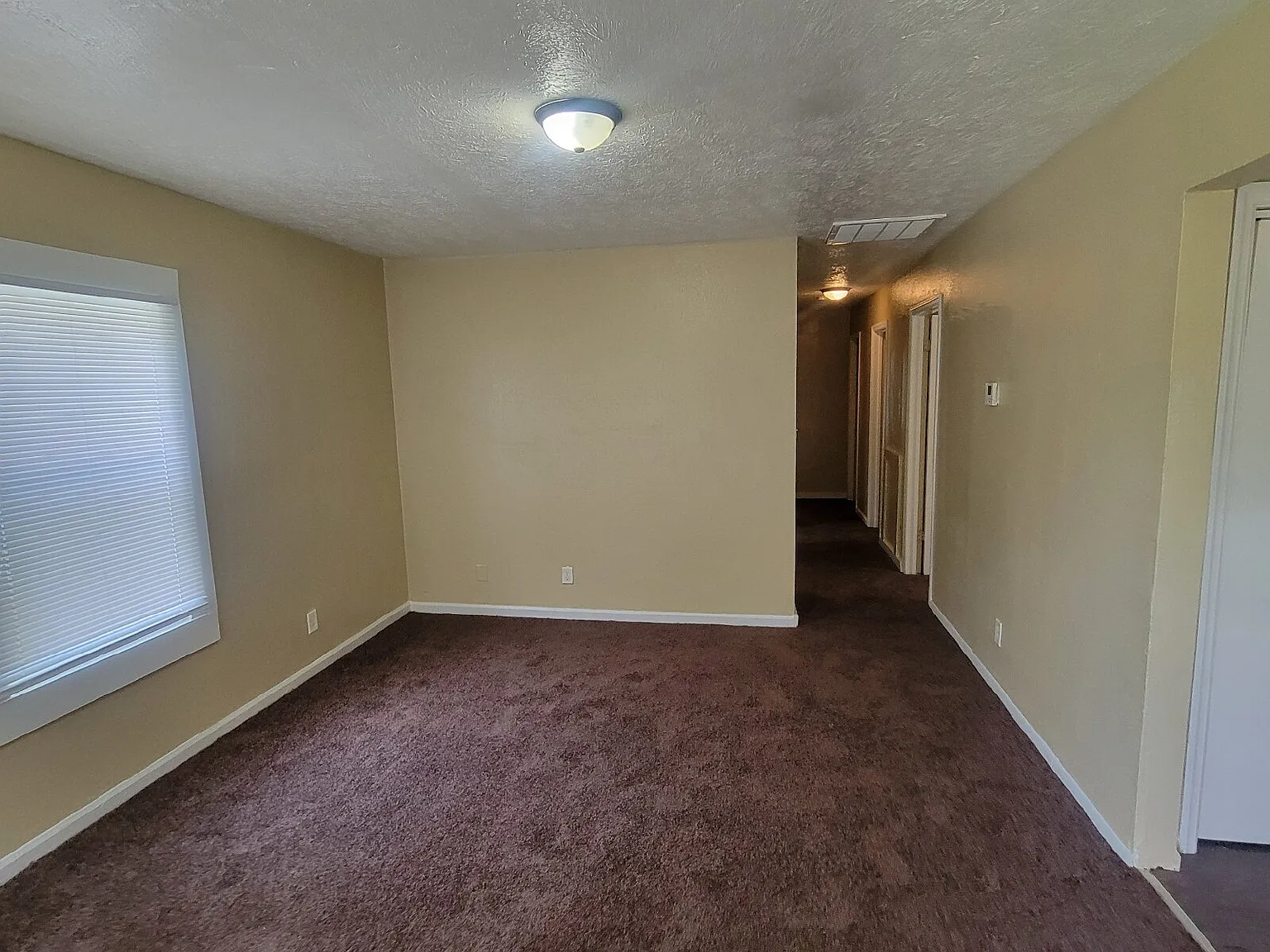4 bed, $975 — Photo 2
