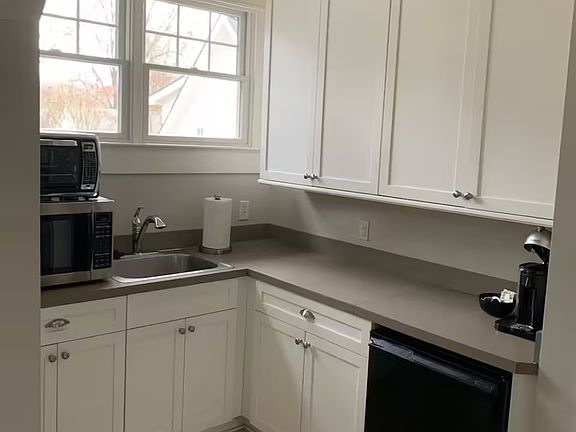 2nd image of 621B Dogwood Ln
