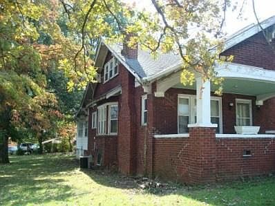 4th image of 728 E Oak Hill Ave