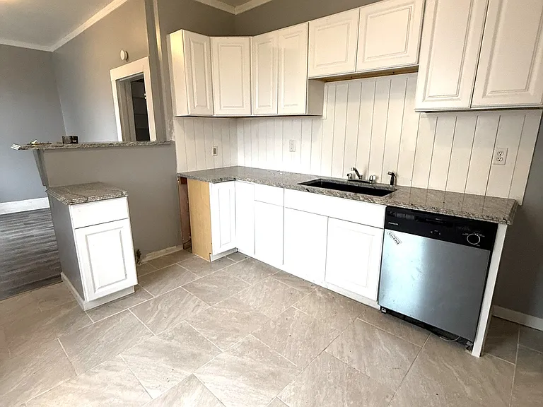 2310 Ash St — Photo 5