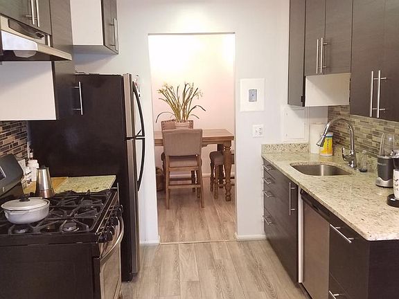 2nd image of 880 College Pkwy #30