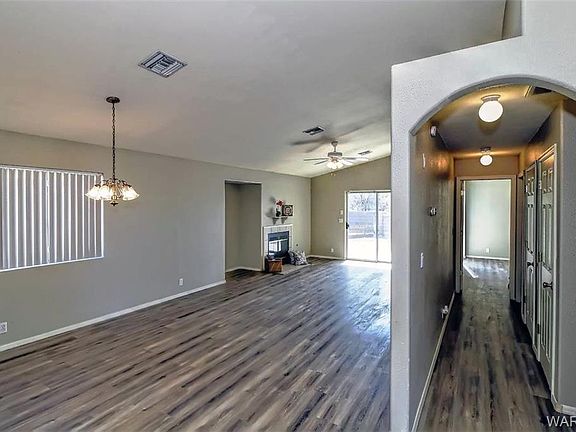 3rd image of 1598 Ash Ave