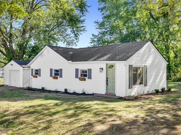 1125 Prospect St, Barberton, OH 44203