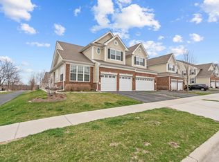 1265 Falcon Ridge Dr, Elgin, IL 60124