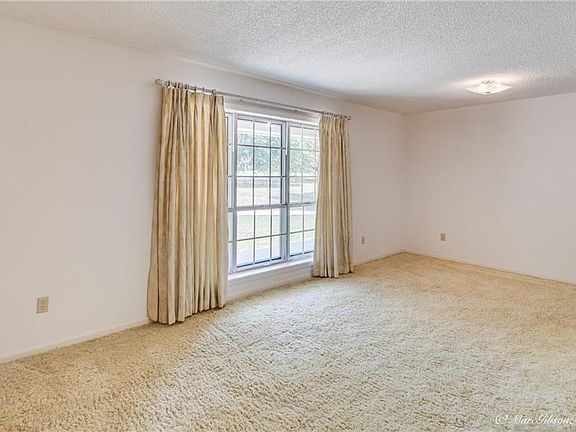 3rd image of 703 W Nevada Ave