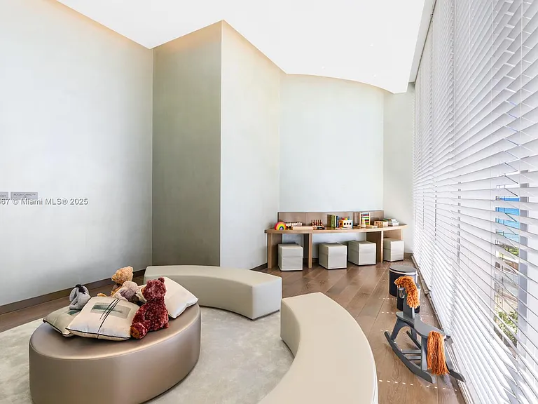 18975 SE Collins Ave #3504 — Photo 49