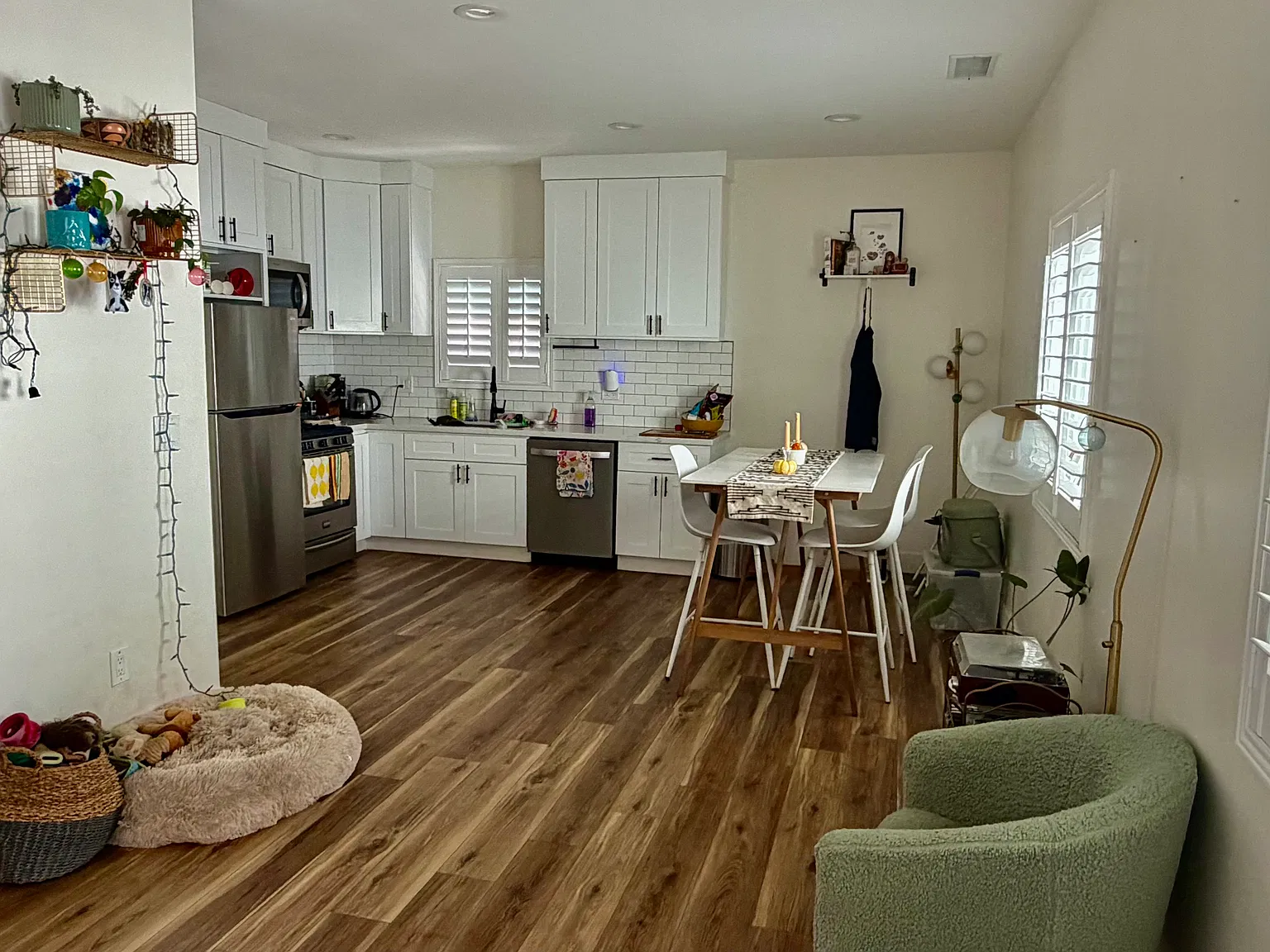 2 bed, 850 sqft, $3,300 — Photo 3