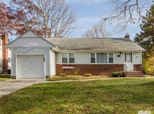 1563 Stevens Ave, Merrick, NY 11566