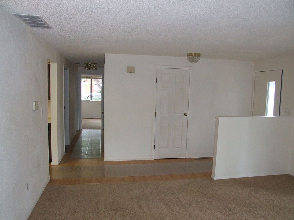 2nd image of 108 Placer Ave