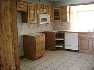 3rd image of 230 Avenue F