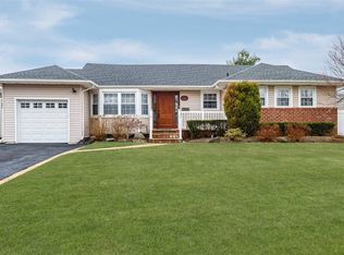 3058 Morgan Dr, Wantagh, NY 11793