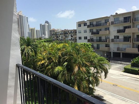 5th image of 18100 Atlantic Blvd APT 503