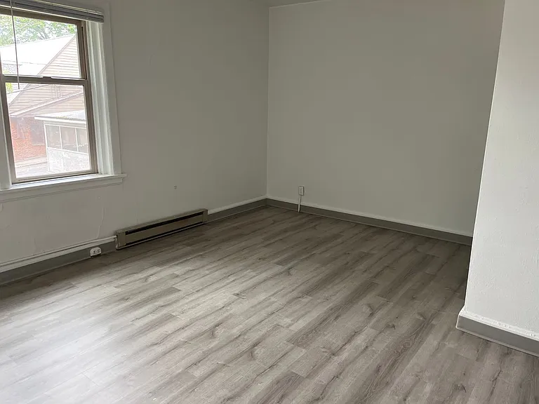 405 NE Oak St — Photo 19