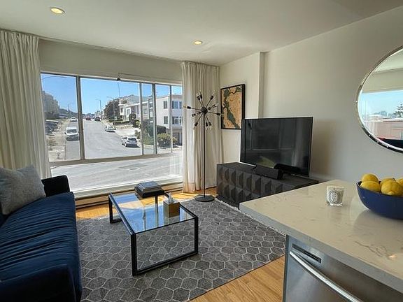 3rd image of 156 Terra Vista Ave APT 4