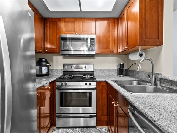 600 W 3rd St APT B206, Santa Ana, CA 92701