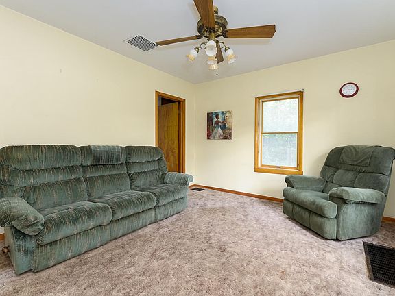 4th image of 53716 S Haven St